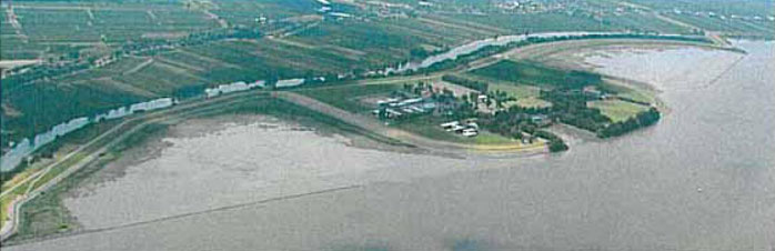 Figure 1: Two created bays at \'Hahnöfer Sand` 