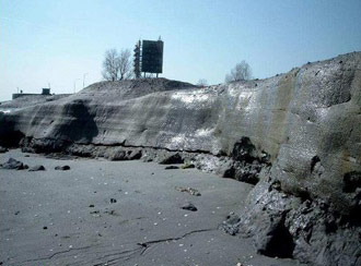 Figure 3. Cliff at zone G (March 2003) (Van den Neucker et al. 2007).